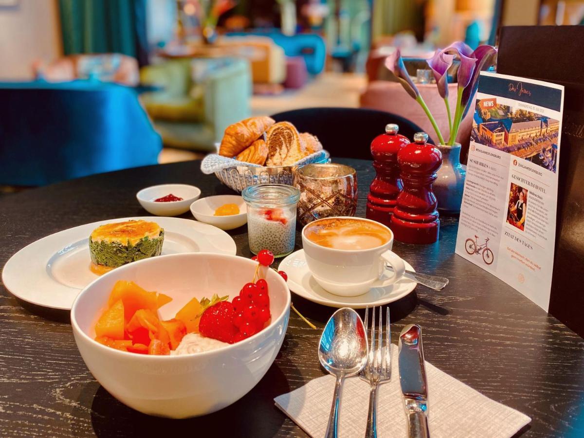 Das James Фленсбург Екстер'єр фото Breakfast at the hotel
